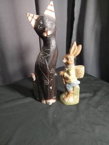 lot 60397 image: 2 Carved Wood Figurines Cat and Rabbit with Decorative Inlay