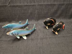 lot 5592 image: Ceramic Fish salt and pepper shaker Collection