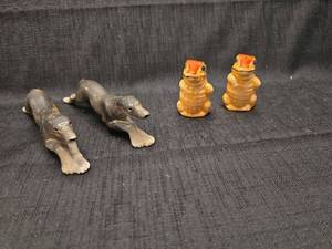 lot 40213 image: Ozark Visitor Cave Ceramic Animal salt and pepper shaker Set