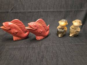 lot 40228 image: Ceramic Animal Salt and Pepper Shaker Set