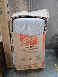 lot 1069 image: 4 Mattress Topper Appears To Be Full Size