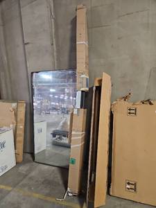 lot 1096 image: Motorized Projector Screen - Unknown Dimensions - Huge