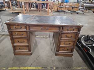 lot 1106 image: Double Pedestal Desk with Leather Top and Gilt Tooling