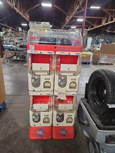 lot 1113 image: TOMY Crystals Gumball Machine Quad Unit �1.00 Coin-Operated
