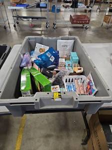 lot 29628 image: TOTE and Contents NEW Products