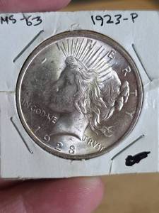 lot 29 image: 1923-P Peace silver dollar