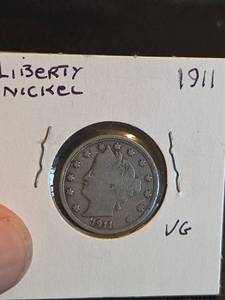 lot 164 image: 1911 V Nickle