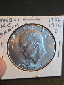 lot 201 image: Eisenhower Bicentennial dollar