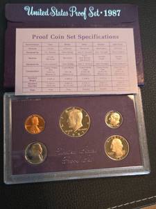 lot 222 image: 1987 US Proof Coin Set