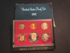 lot 227 image: 1982 US Proof Coin Set
