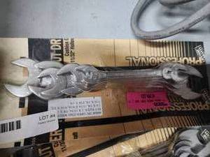 lot 4 image: Set of 7 open ended standard wrenches