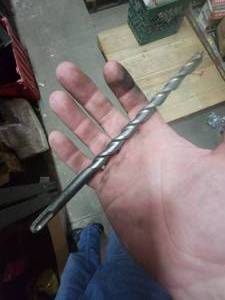 lot 28 image: Masonry Bits 732