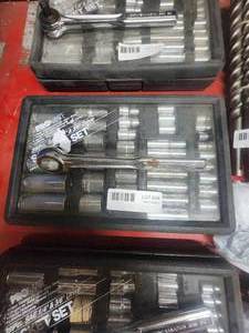 lot 34 image: Socket set