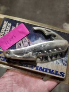 lot 55 image: 5 Multi tool knives
