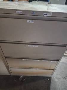 lot 123 image: Filing cabinet