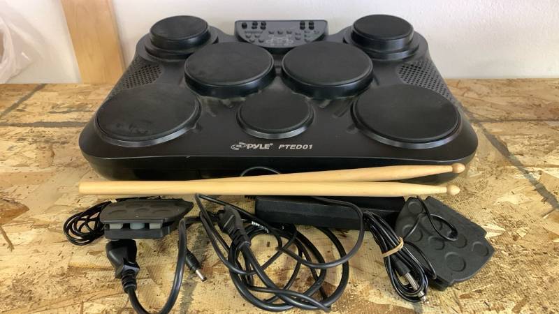 lot 709 image: Pyle PTED01 Electronic Table Top Drum Pad Kit UNK60