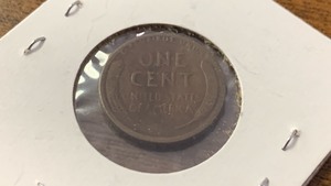 lot 30 image: 1927-S Lincoln Cent Penny Coin RC50