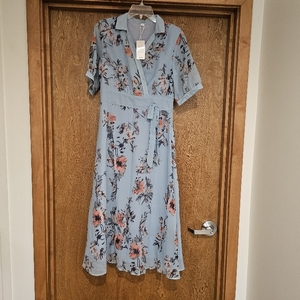 lot 4586 image: Womens Red Floral Print V Neck Wrap Blue Midi Dress, Elegant Puff Sleeve Shirt Collar Bowknot Detail Summer Dress Small