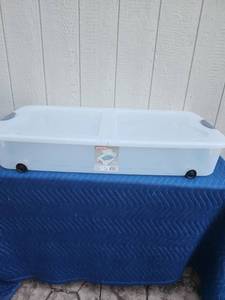 lot 303 image: Sterilite 16.5-Gallon (66-Quart) Ultra-Wheeled Underbed Box, Set of 4