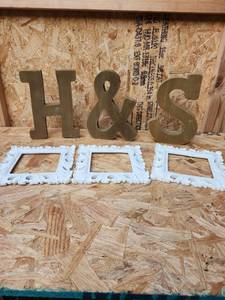 lot 317 image: H&S Wooden Letters and Ornate Picture Frames Lot