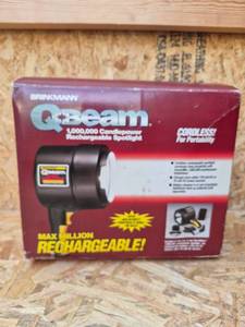 lot 321 image: Brinkmann Q-Beam Max Million 1,000,000 Candlepower Rechargeable Spotlight