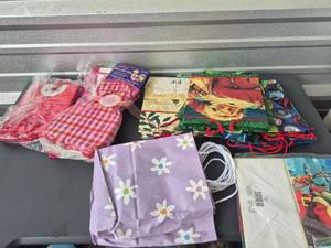 lot 374 image: Hallmark Fabric Gift Wrap 30 Diameter Round Piece Bundle