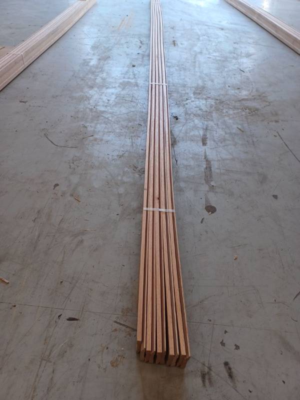 lot 60914 image: 120 Linear Feet Oak Base