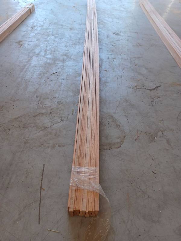 lot 60935 image: 100 Linear Feet Oak Casing