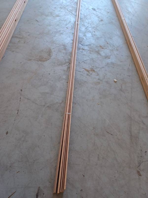 lot 60924 image: 60 Linear Feet Oak Base