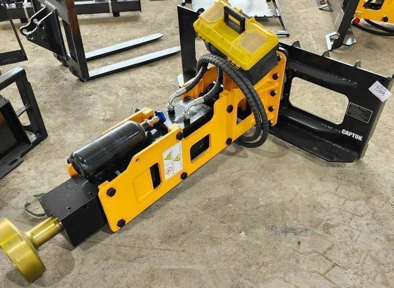 lot 8055 image: Unused Skid Steer Post Driver CK-D680 Hydraulic Pile Hammer Skid Steer Attachment