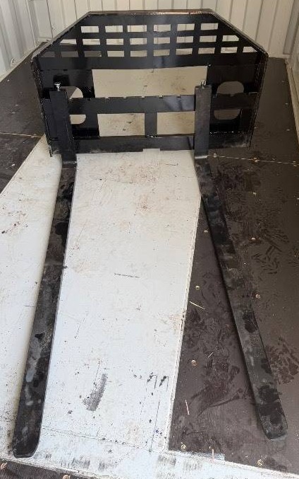 lot 8106 image: Unused Captok Skid Steer Forks  Heavy-Duty Skid Steer Attachment CK-DHC -- 60in Forks