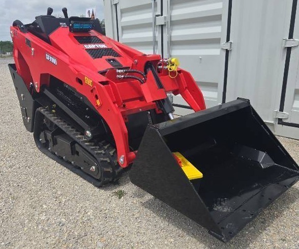 lot 445 image: Captok Kubota D1105-E4 Diesel Skid Steer CK-V1000 - Dual Pilot Controls - Load Sensing Plunger Pump  Load Sensing Valve