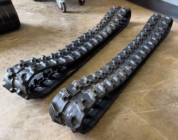 lot 8336 image: Captok Crawler Excavator Rubber Tracks  Fits 1-3 ton  One Pair of Two Individual Tracks