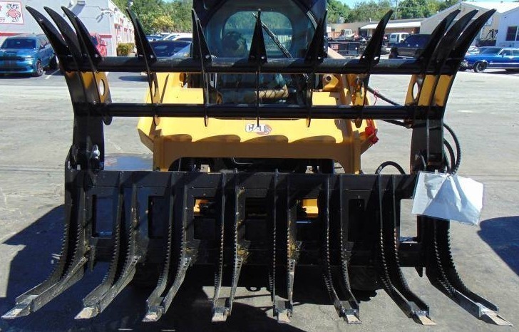 lot 8606 image: Unused Captok CK-CLG72 Curved Log Grabber Skid Steer Attachment  72-inch