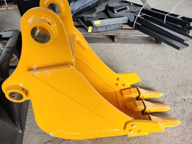 lot 8660 image: Unused Captok 12-inch Trenching Bucket with Triple Teeth  Fits Cat 305