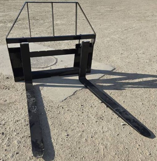 lot 9057 image: Unused Mower KingAGT SA Adjustable 48 4000lb Capacity Skid Steer Pallet Forks