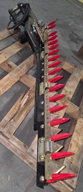 lot 8037 image: Captok Excavator Hedge Trimmer Attachment - One Damaged Tooth - See Pics