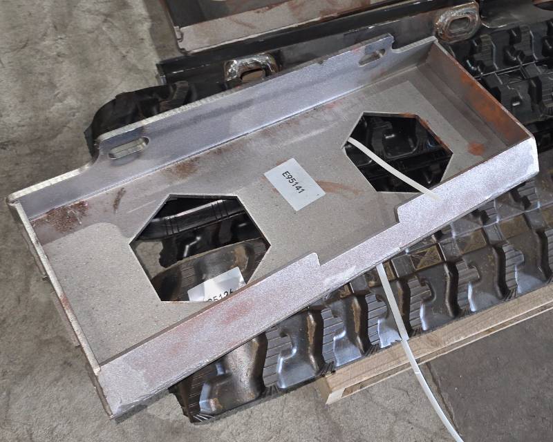 lot 8300 image: Unused MINI Skid Steer Mounting Plate  Universal Mini Attachment Adapter