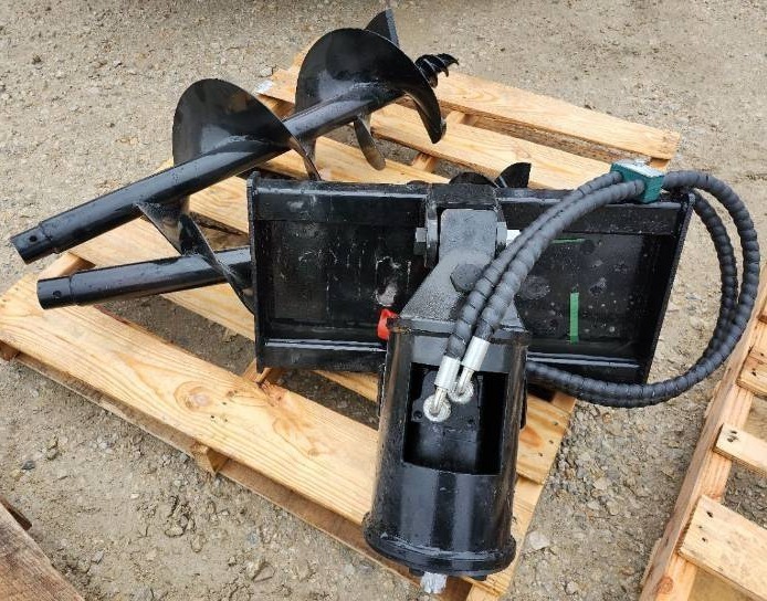 lot 5262 image: Unused SDLANCH Mini Skid Steer Auger Drive Attachment w Two (2) Auger Bits  8(20cm) & 12(30cm) Bits  Hydraulic Post Hole Digger