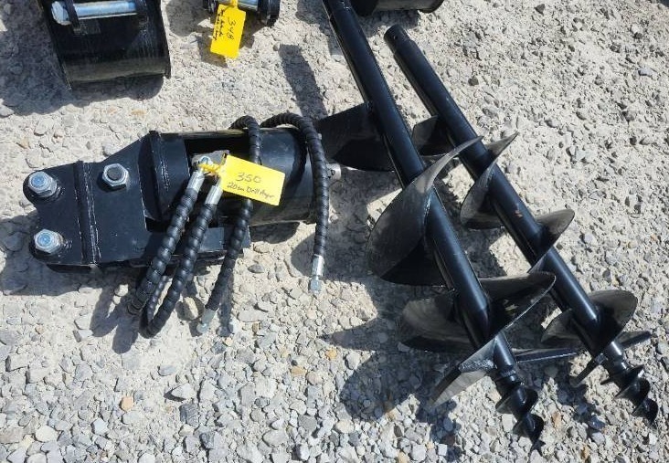 lot 5264 image: Unused SDLANCH Mini Excavator Auger Drive w Two (2) Bit Set  8 (20cm) & 12 (30cm)