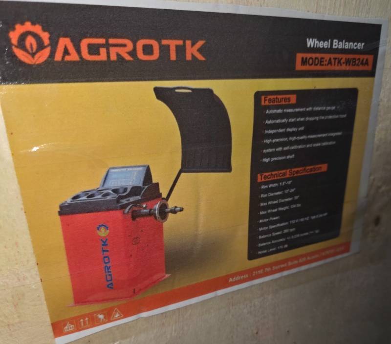 lot 9078 image: Unused AGT Tire Balancer ATK-WB24A