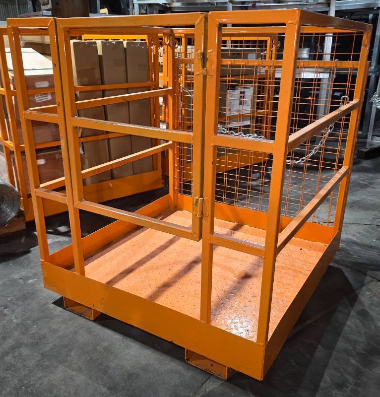 lot 3421 image: Unused LandHonor Forklift Safety Cage  FSC-46-43W - Door Hinge Damage from Shipping, See Pics