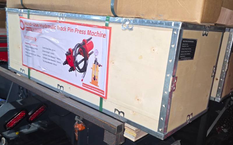 lot 8330 image: Unused Captok Hydraulic Track Pin Press Machine  CK-SYLJ100