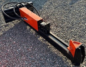 lot 8135 image: Captok Mini Skid Steer Log Splitter  CK-MLS62