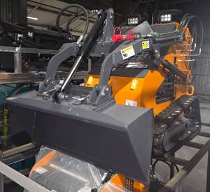 lot 3001A image: Unused LandHonor Skid Steer Loader  LHR-ME380X2