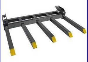 lot 3263 image: Unused LandHonor 4000lb Clamp On Pallet Debris Bucket Forks LHR-PBF4000A - 5 Tines