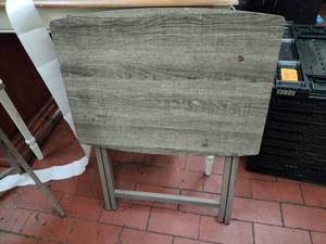 lot 63172 image: Set of 2 Mainstays XL Oversized Rubberwood Folding TV Tray Table, Rustic Gray