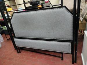 lot 63184 image: black metal canopy bed frame - Full Size