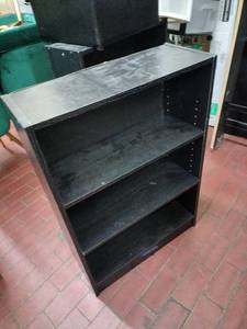 lot 63226 image: black 3-shelf bookcase