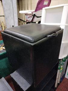 lot 63230 image: Topbuy 16-inch black cube ottoman